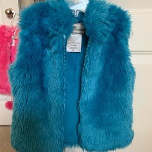 Girls faux fur vest zip up turquoise blue size 4 T